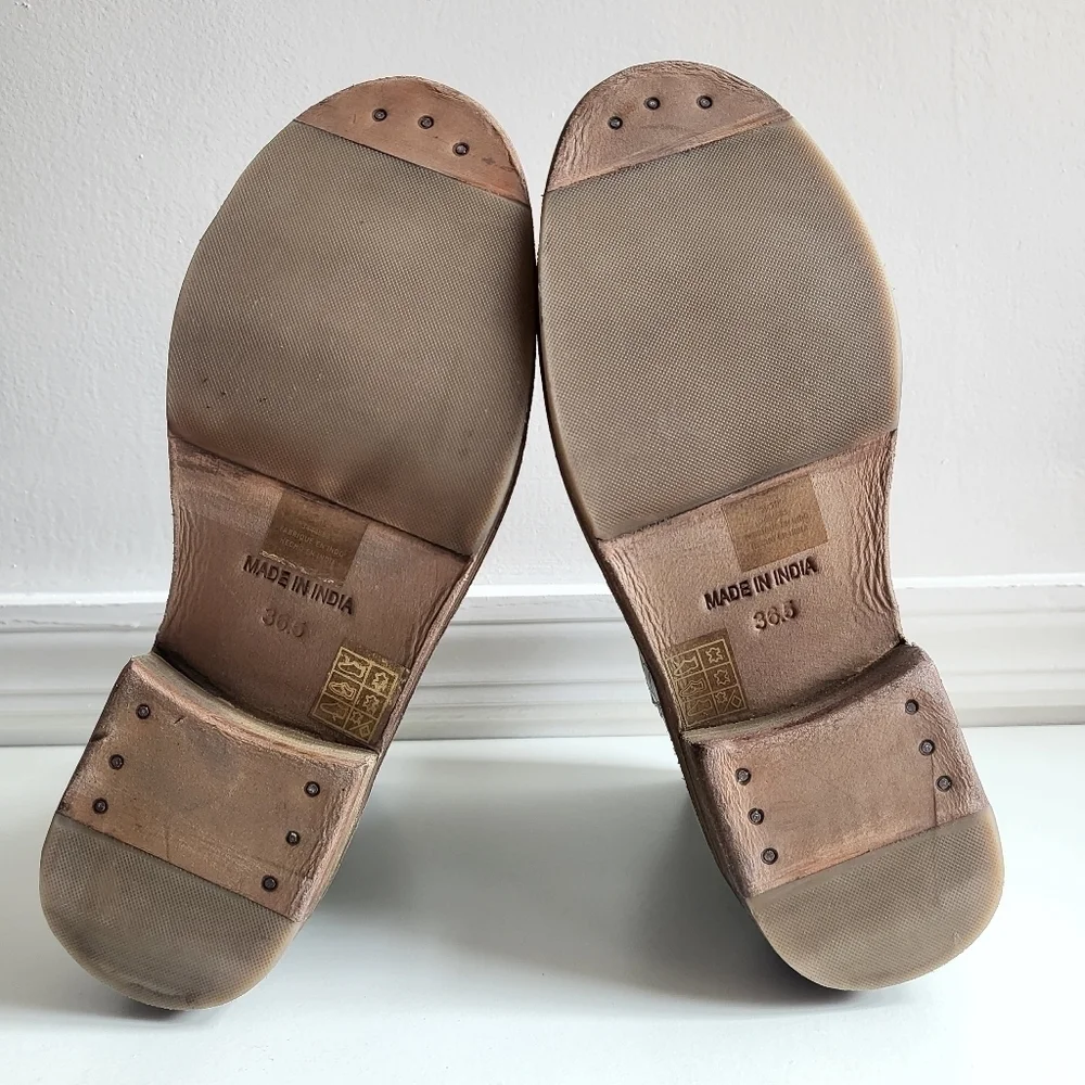 Free People details elastic
